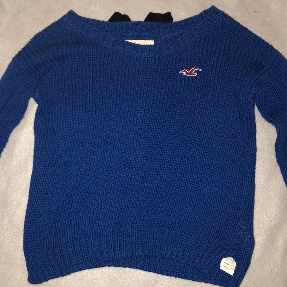 Dark blue knitted sweater!